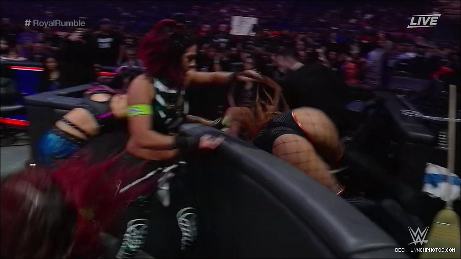 WWE_Royal_Rumble_2023_720p_WEB_h264-HEEL_mp4_010204350.jpg