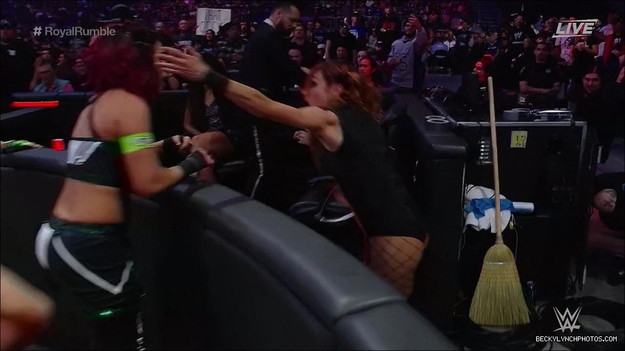 WWE_Royal_Rumble_2023_720p_WEB_h264-HEEL_mp4_010205550.jpg