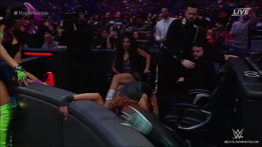 WWE_Royal_Rumble_2023_720p_WEB_h264-HEEL_mp4_010207550.jpg