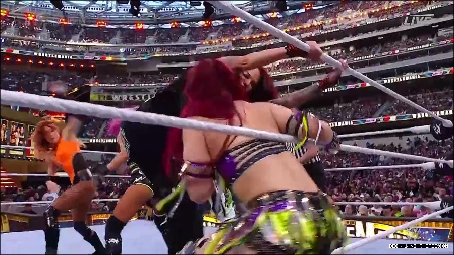 WWE_WrestleMania_39_Saturday_720p_WEB_h264-HEEL_mp4_005469220.jpg