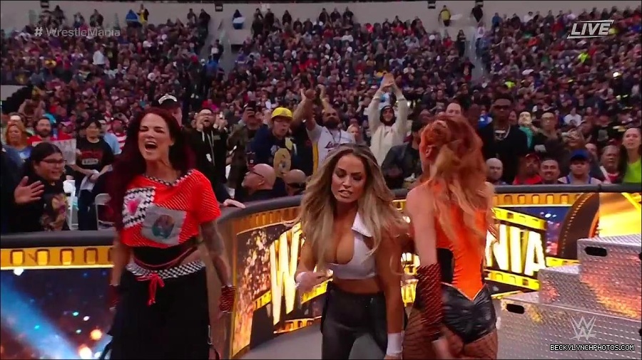WWE_WrestleMania_39_Saturday_720p_WEB_h264-HEEL_mp4_006064720.jpg