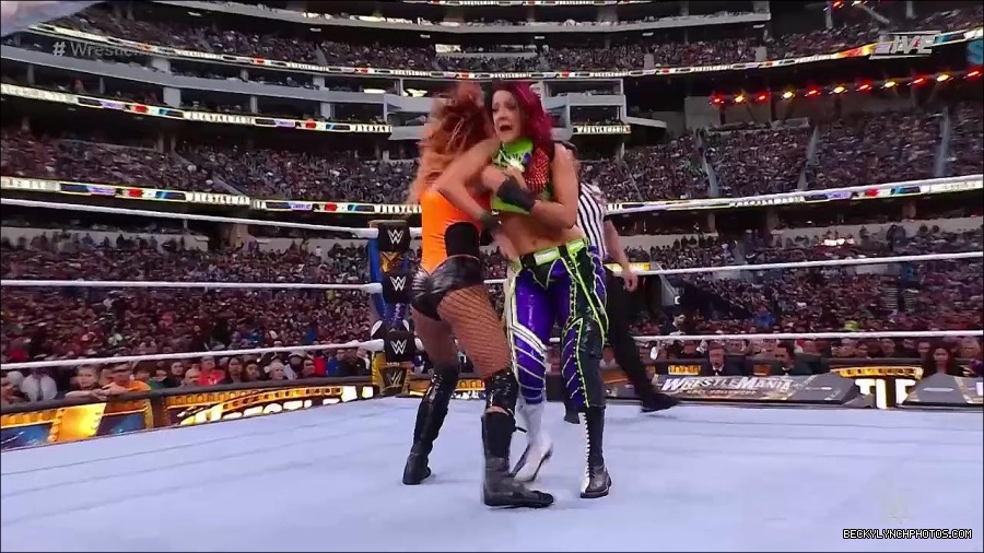WWE_WrestleMania_39_Saturday_720p_WEB_h264-HEEL_mp4_006175920.jpg
