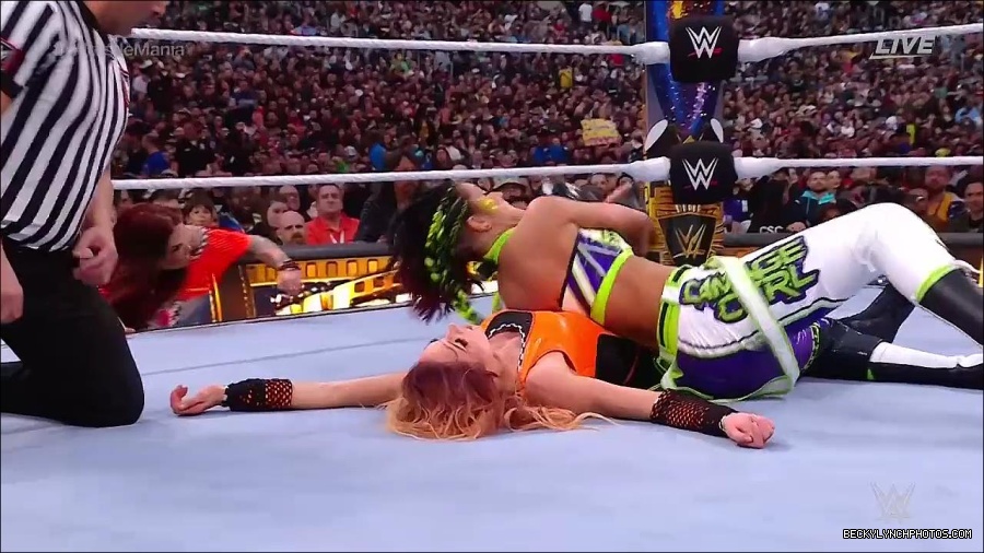 WWE_WrestleMania_39_Saturday_720p_WEB_h264-HEEL_mp4_006185920.jpg
