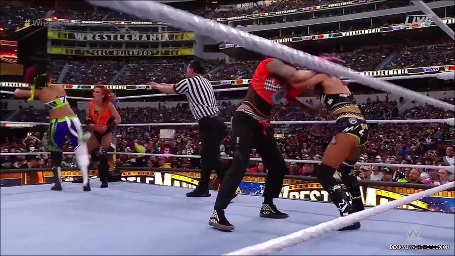 WWE_WrestleMania_39_Saturday_720p_WEB_h264-HEEL_mp4_006322087.jpg