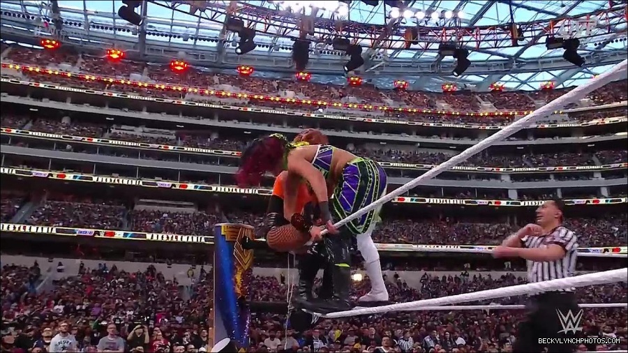 WWE_WrestleMania_39_Saturday_720p_WEB_h264-HEEL_mp4_006358487.jpg