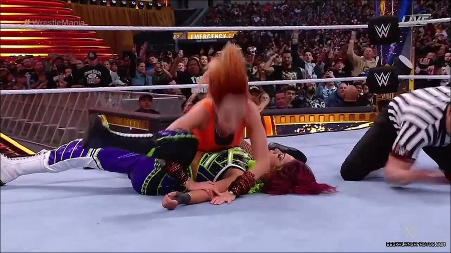 WWE_WrestleMania_39_Saturday_720p_WEB_h264-HEEL_mp4_006369687.jpg