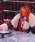 WWE_Monday_Night_Raw_2023_05_22_720p_HDTV_x264-NWCHD_mp4_004985568.jpg