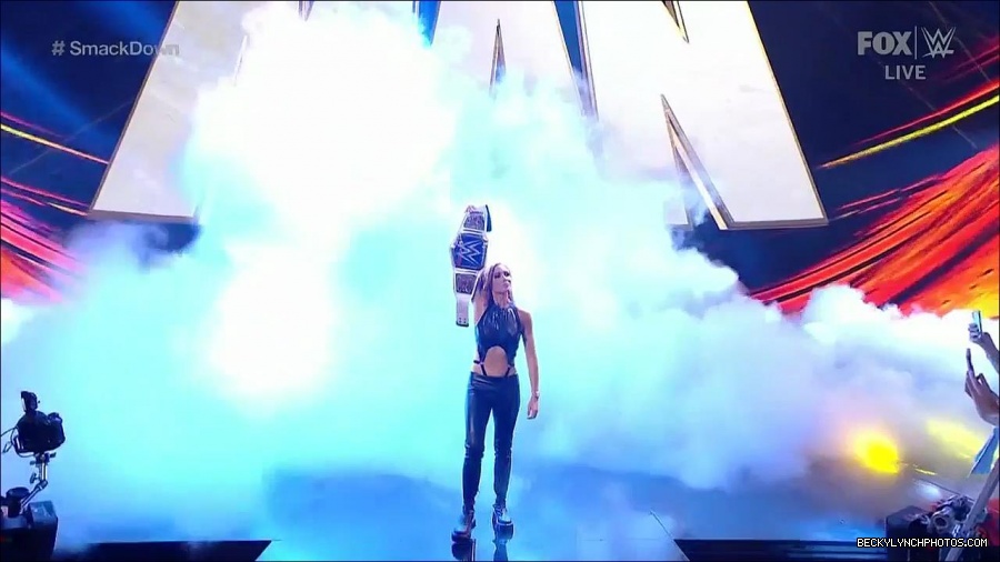 WWE_Friday_Night_SmackDown_2021_09_03_720p_HDTV_x264-NWCHD_mp4_001005271.jpg