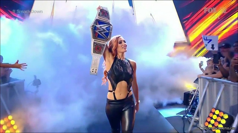 WWE_Friday_Night_SmackDown_2021_09_03_720p_HDTV_x264-NWCHD_mp4_001008875.jpg