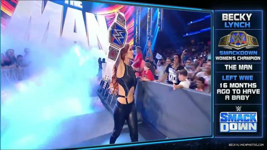 WWE_Friday_Night_SmackDown_2021_09_03_720p_HDTV_x264-NWCHD_mp4_001013679.jpg
