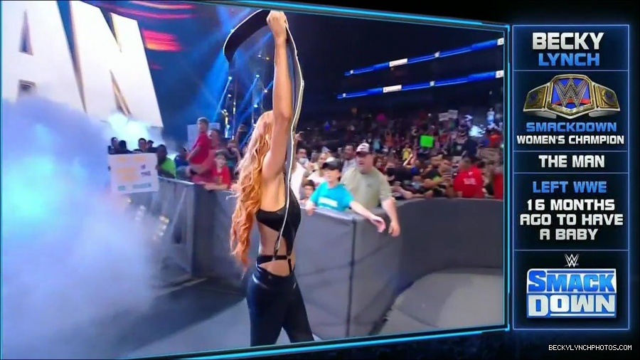 WWE_Friday_Night_SmackDown_2021_09_03_720p_HDTV_x264-NWCHD_mp4_001014881.jpg