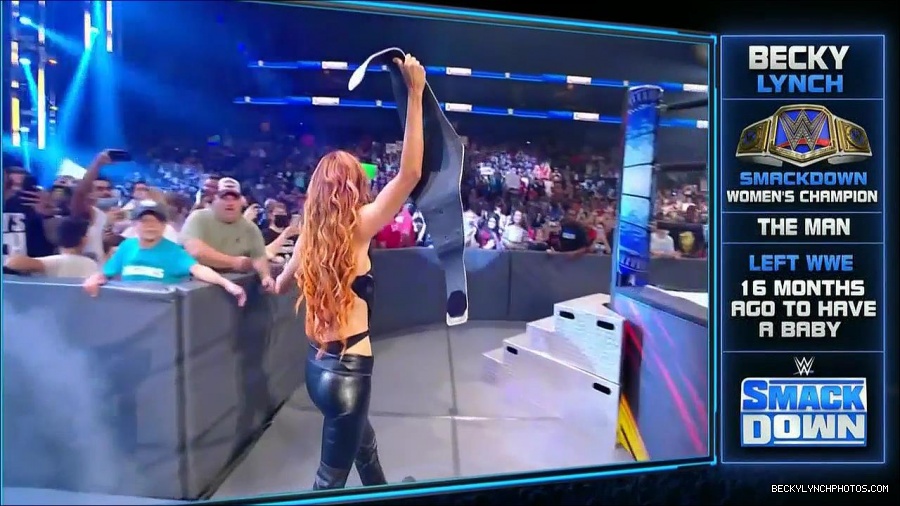 WWE_Friday_Night_SmackDown_2021_09_03_720p_HDTV_x264-NWCHD_mp4_001016082.jpg