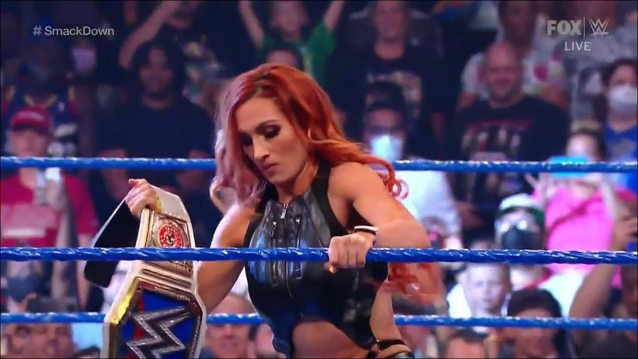 WWE_Friday_Night_SmackDown_2021_09_03_720p_HDTV_x264-NWCHD_mp4_001028094.jpg