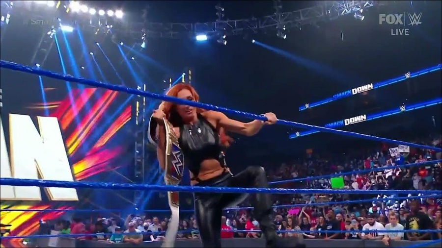 WWE_Friday_Night_SmackDown_2021_09_03_720p_HDTV_x264-NWCHD_mp4_001037703.jpg
