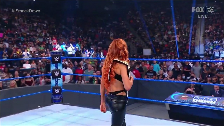 WWE_Friday_Night_SmackDown_2021_09_03_720p_HDTV_x264-NWCHD_mp4_001151017.jpg