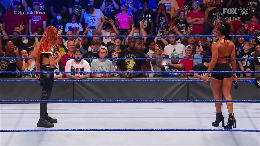WWE_Friday_Night_SmackDown_2021_09_03_720p_HDTV_x264-NWCHD_mp4_001463730.jpg