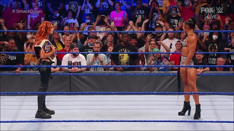 WWE_Friday_Night_SmackDown_2021_09_03_720p_HDTV_x264-NWCHD_mp4_001466065.jpg