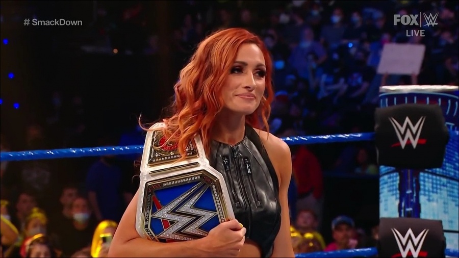 WWE_Friday_Night_SmackDown_2021_09_03_720p_HDTV_x264-NWCHD_mp4_001521988.jpg