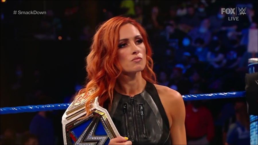 WWE_Friday_Night_SmackDown_2021_09_03_720p_HDTV_x264-NWCHD_mp4_001618017.jpg