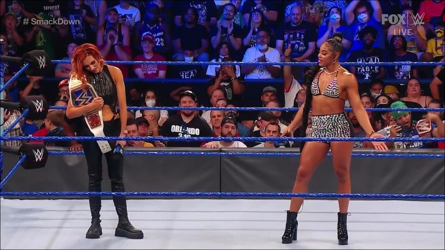 WWE_Friday_Night_SmackDown_2021_09_03_720p_HDTV_x264-NWCHD_mp4_001630429.jpg