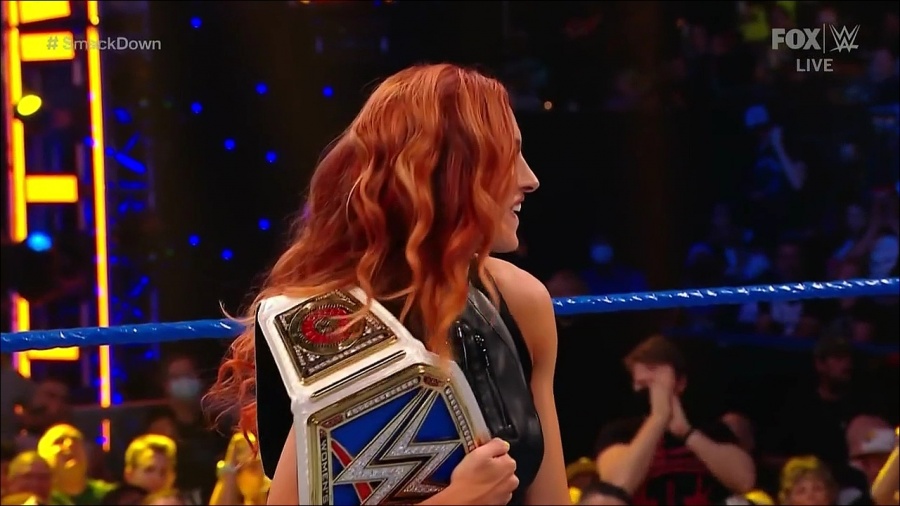 WWE_Friday_Night_SmackDown_2021_09_03_720p_HDTV_x264-NWCHD_mp4_001635535.jpg