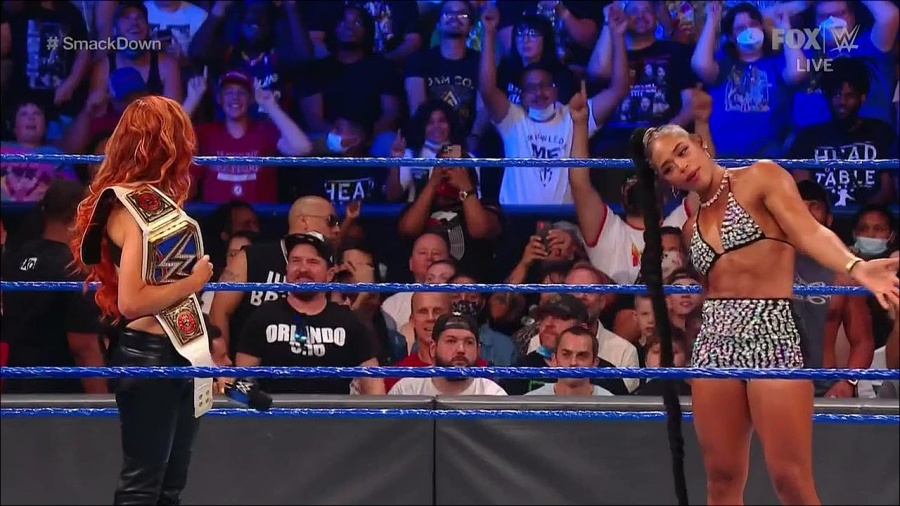 WWE_Friday_Night_SmackDown_2021_09_03_720p_HDTV_x264-NWCHD_mp4_001646279.jpg