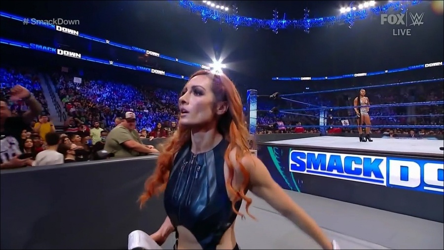 WWE_Friday_Night_SmackDown_2021_09_03_720p_HDTV_x264-NWCHD_mp4_001677243.jpg