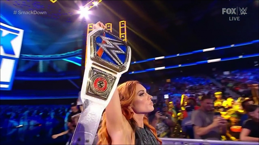WWE_Friday_Night_SmackDown_2021_09_03_720p_HDTV_x264-NWCHD_mp4_001681681.jpg