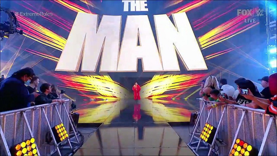WWE_SmackDown_2021_09_10_720p_WEB_h264-HEEL_mp4_001957238.jpg