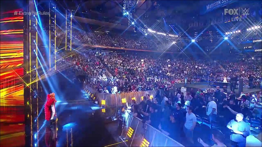 WWE_SmackDown_2021_09_10_720p_WEB_h264-HEEL_mp4_001968499.jpg