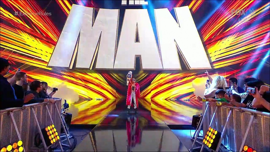 WWE_SmackDown_2021_09_10_720p_WEB_h264-HEEL_mp4_001973504.jpg