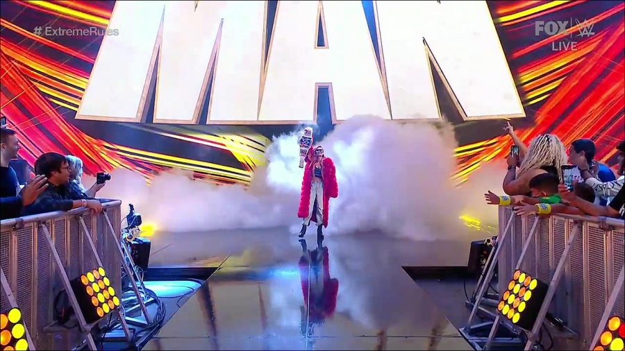 WWE_SmackDown_2021_09_10_720p_WEB_h264-HEEL_mp4_001976007.jpg