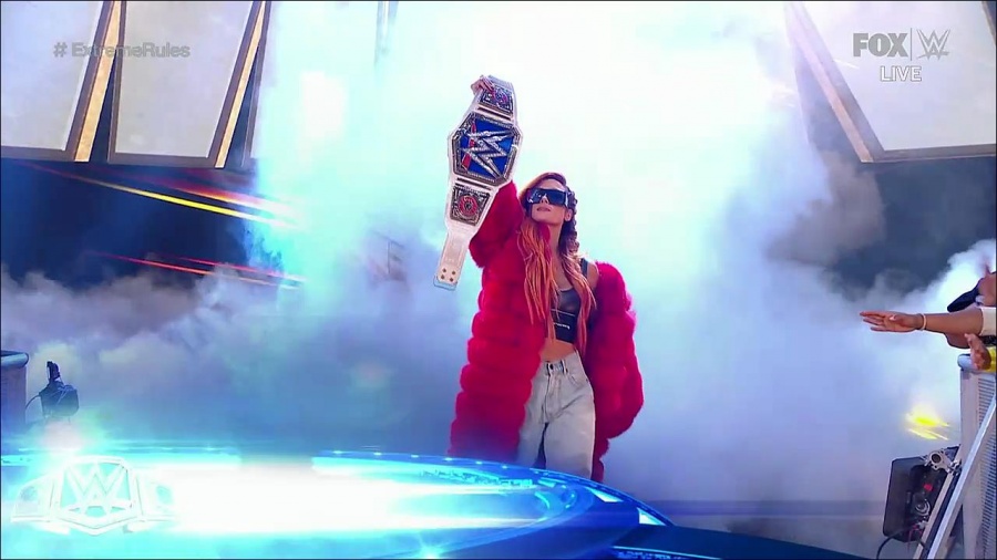 WWE_SmackDown_2021_09_10_720p_WEB_h264-HEEL_mp4_001981012.jpg