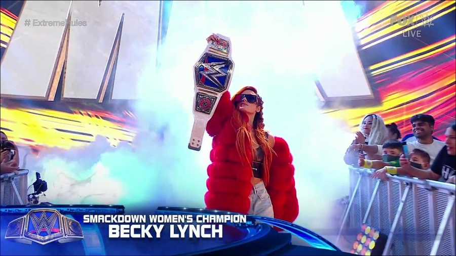 WWE_SmackDown_2021_09_10_720p_WEB_h264-HEEL_mp4_001982263.jpg