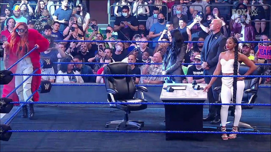 WWE_SmackDown_2021_09_10_720p_WEB_h264-HEEL_mp4_001996027.jpg