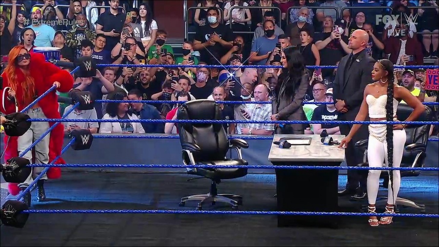 WWE_SmackDown_2021_09_10_720p_WEB_h264-HEEL_mp4_001997278.jpg