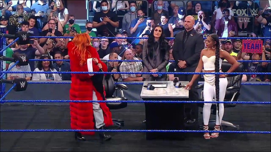 WWE_SmackDown_2021_09_10_720p_WEB_h264-HEEL_mp4_002003534.jpg
