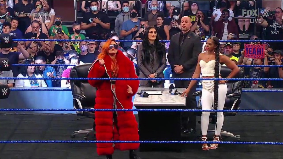 WWE_SmackDown_2021_09_10_720p_WEB_h264-HEEL_mp4_002004786.jpg