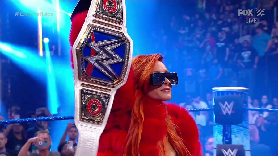 WWE_SmackDown_2021_09_10_720p_WEB_h264-HEEL_mp4_002016047.jpg