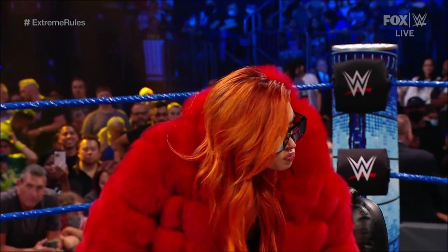 WWE_SmackDown_2021_09_10_720p_WEB_h264-HEEL_mp4_002038569.jpg