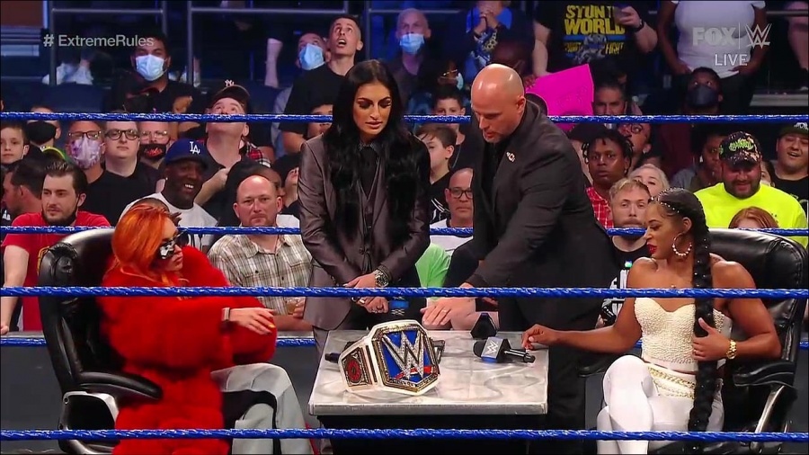 WWE_SmackDown_2021_09_10_720p_WEB_h264-HEEL_mp4_002043574.jpg