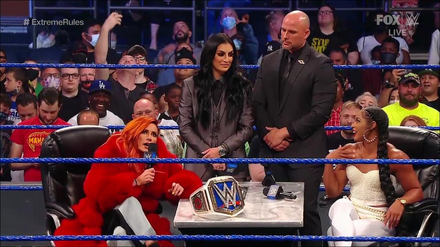 WWE_SmackDown_2021_09_10_720p_WEB_h264-HEEL_mp4_002059841.jpg