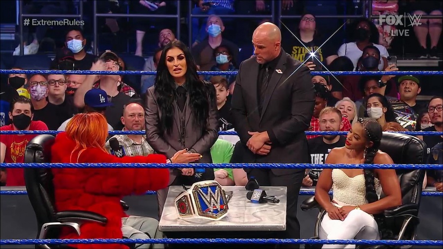 WWE_SmackDown_2021_09_10_720p_WEB_h264-HEEL_mp4_002099881.jpg