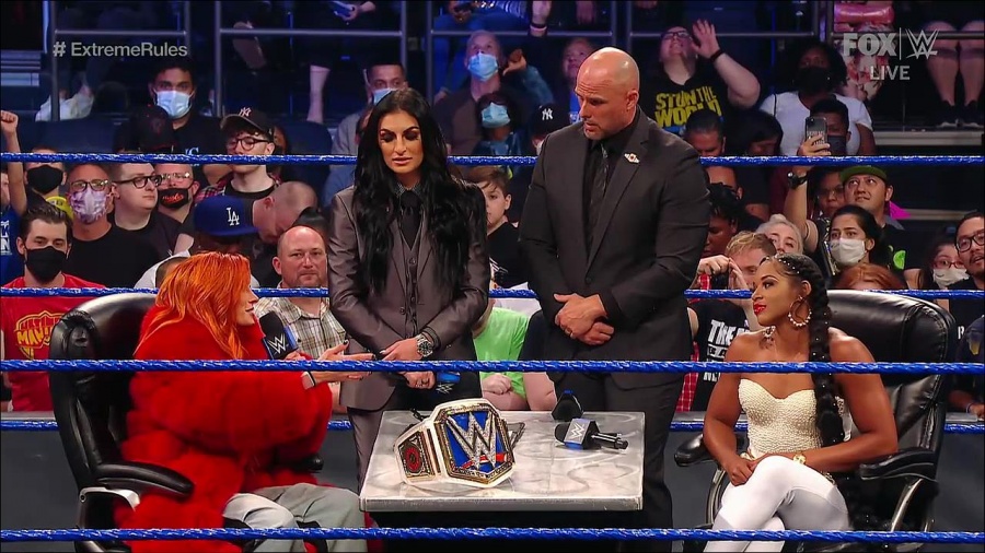 WWE_SmackDown_2021_09_10_720p_WEB_h264-HEEL_mp4_002107388.jpg