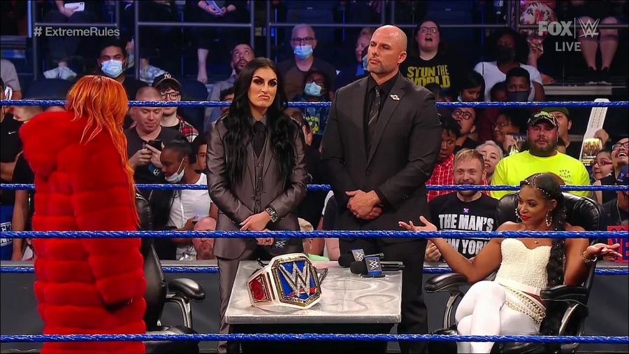 WWE_SmackDown_2021_09_10_720p_WEB_h264-HEEL_mp4_002222503.jpg