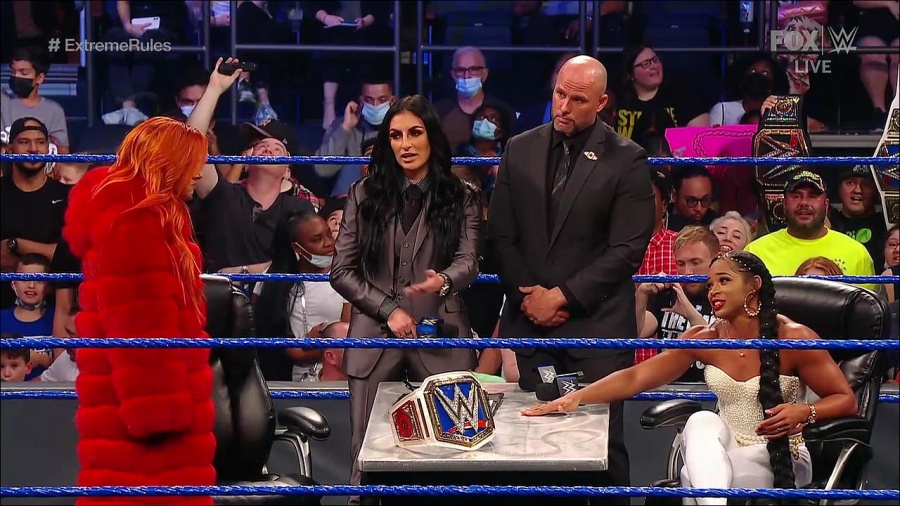 WWE_SmackDown_2021_09_10_720p_WEB_h264-HEEL_mp4_002233764.jpg