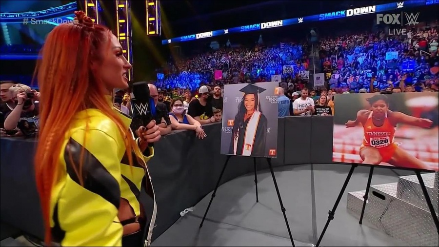 WWE_Friday_Night_SmackDown_2021_09_17_720p_HDTV_x264-NWCHD_mp4_004854907.jpg