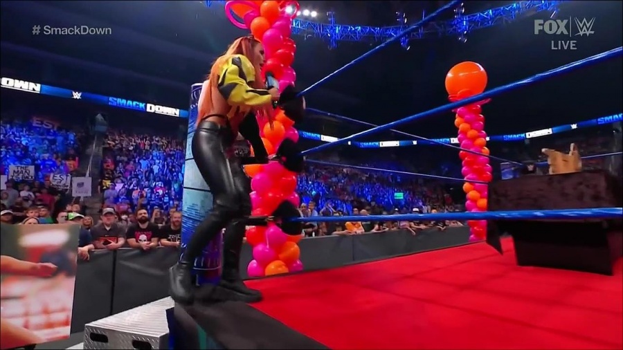WWE_Friday_Night_SmackDown_2021_09_17_720p_HDTV_x264-NWCHD_mp4_004864517.jpg