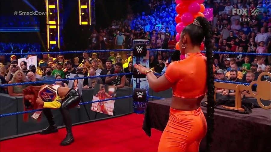 WWE_Friday_Night_SmackDown_2021_09_17_720p_HDTV_x264-NWCHD_mp4_004872525.jpg