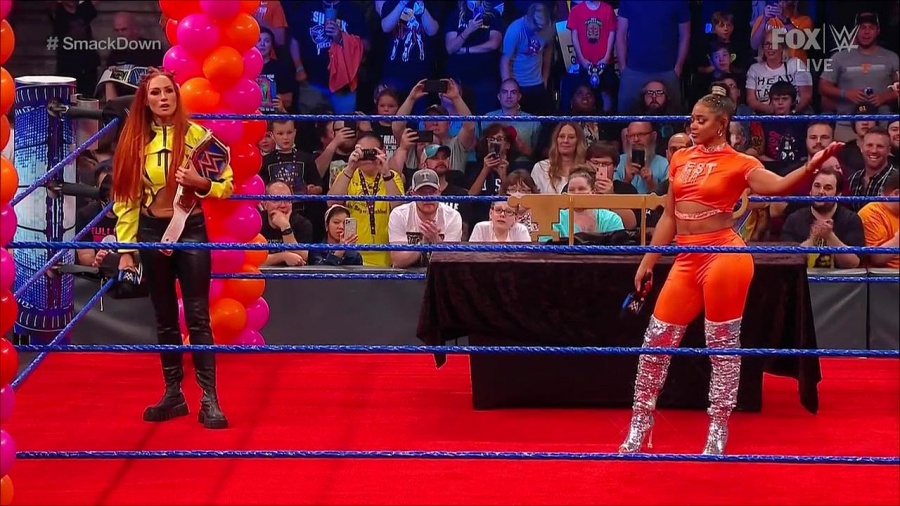 WWE_Friday_Night_SmackDown_2021_09_17_720p_HDTV_x264-NWCHD_mp4_004885338.jpg
